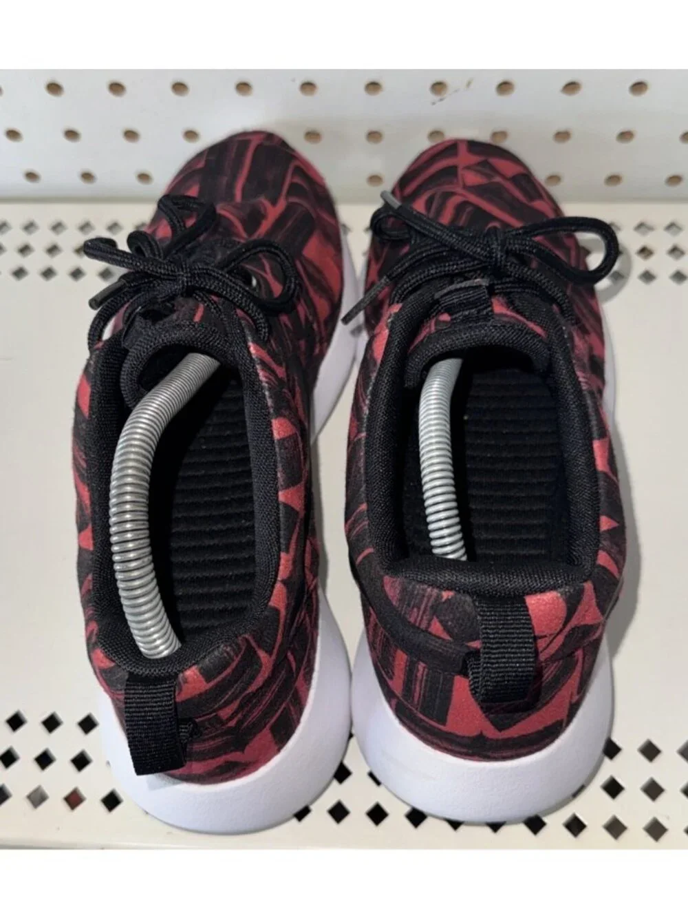 Nike Roshe One Print Ember Glow Womens Athletic Running Shoes Size 8 Red Black